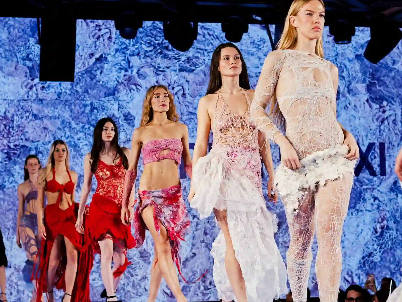 OPEN CASTING CALL FOR RUNWAY 7