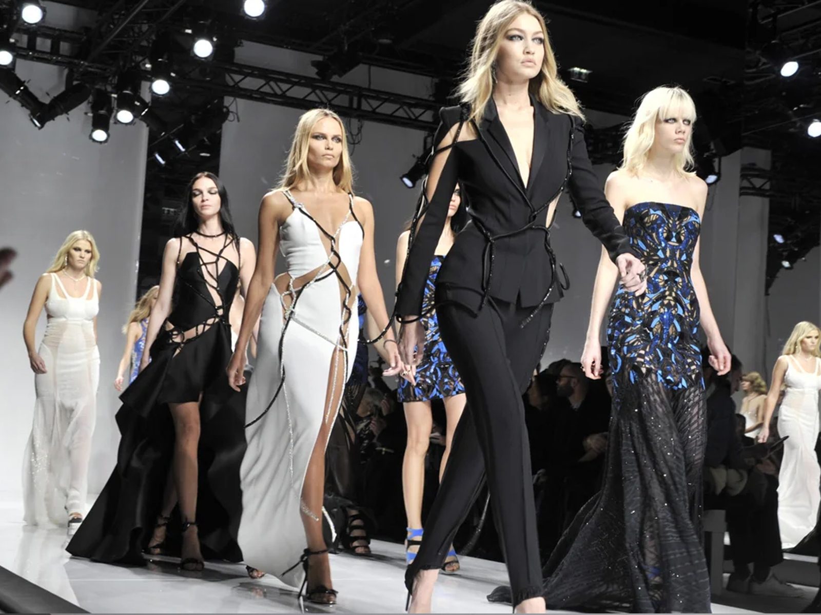 VELIOR IS BACK β ANOTHER CHANCE TO HIT THE RUNWAY!