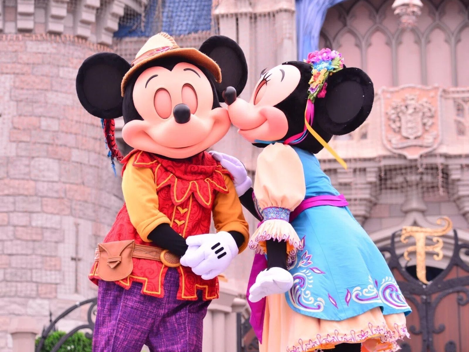 Disney Internships 2027 | Paid Opportunities in the USA & Abroad