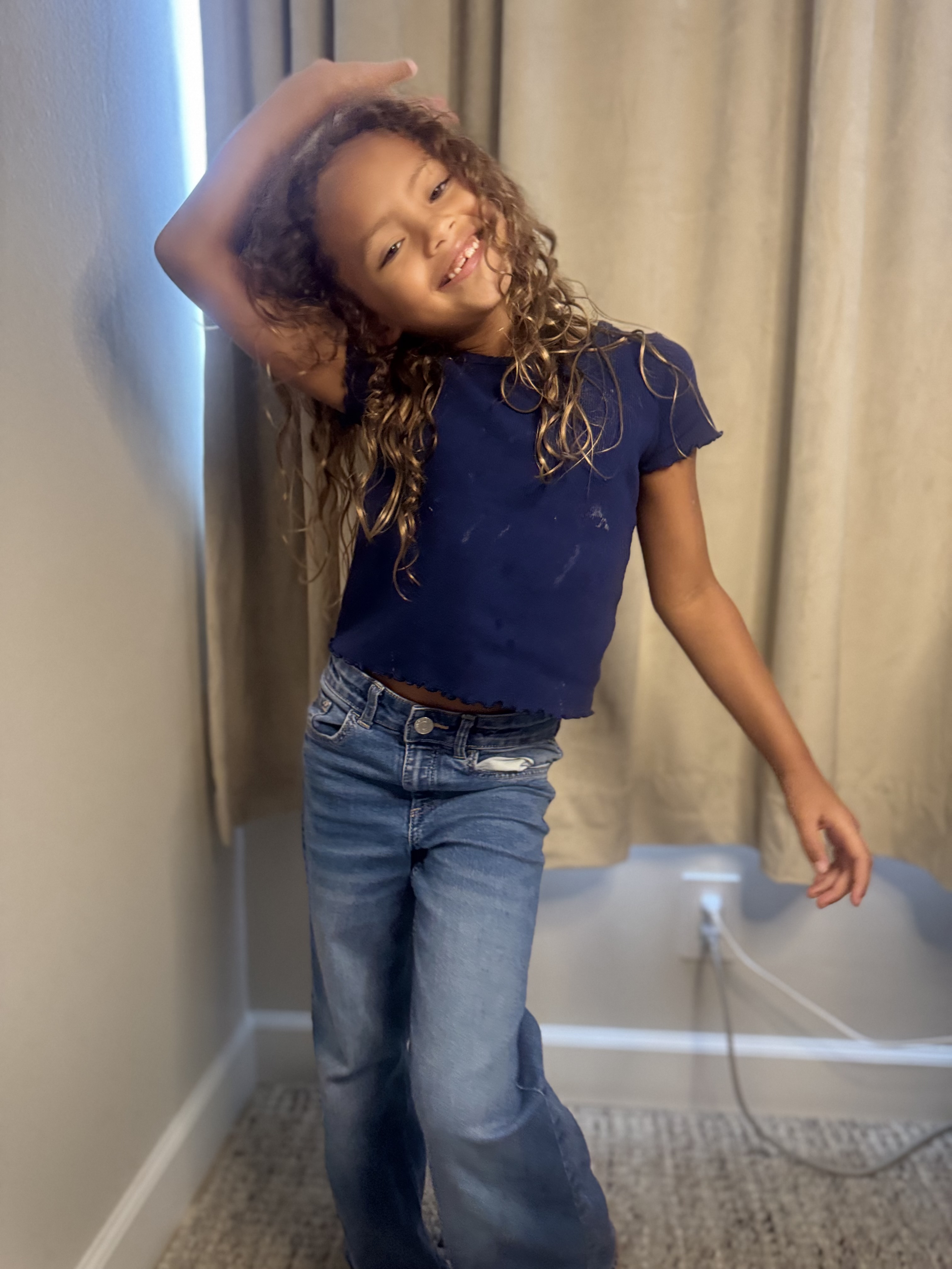 Olivia Esprit Cross — frame 9