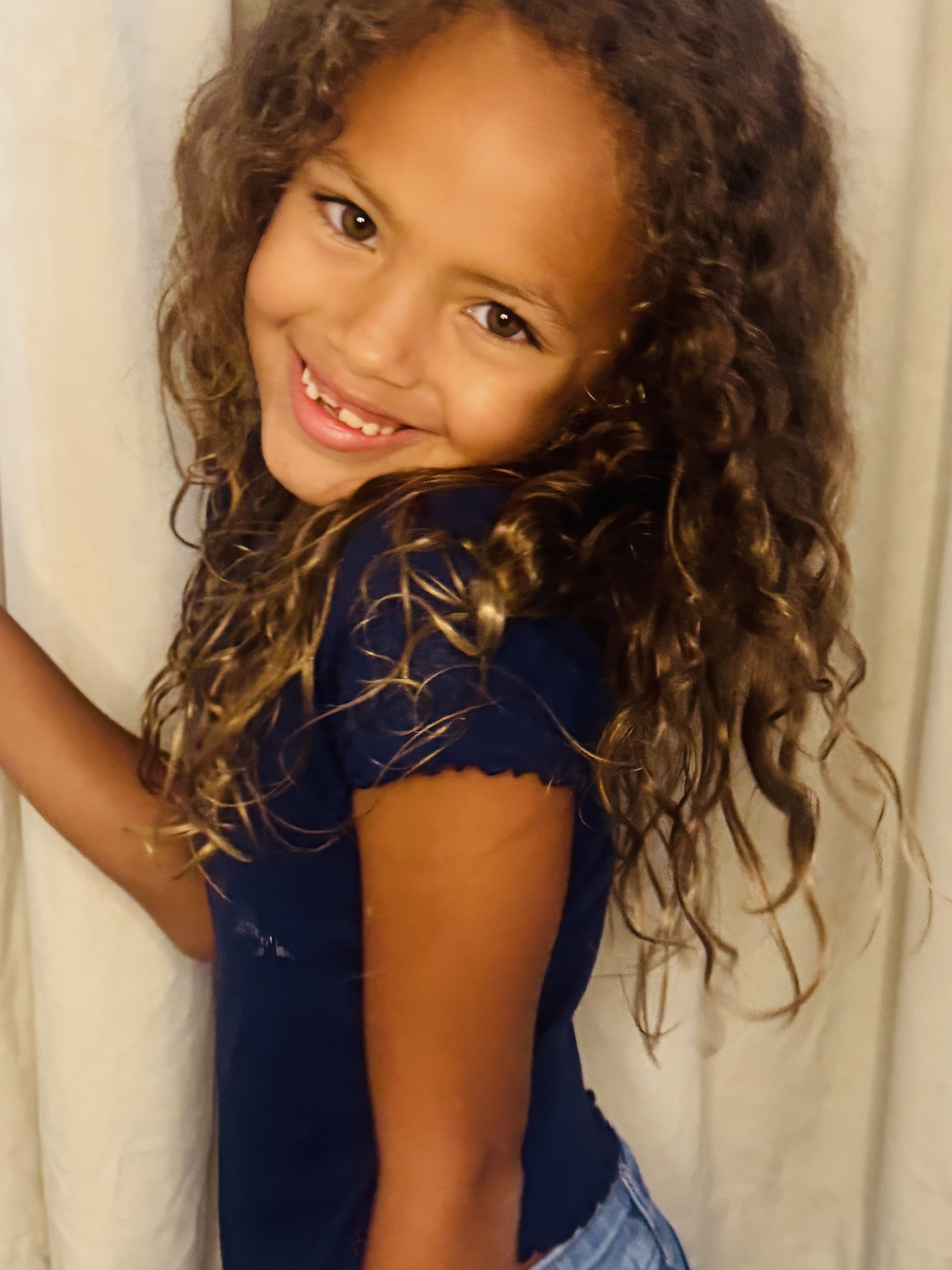 Olivia Esprit Cross — frame 11