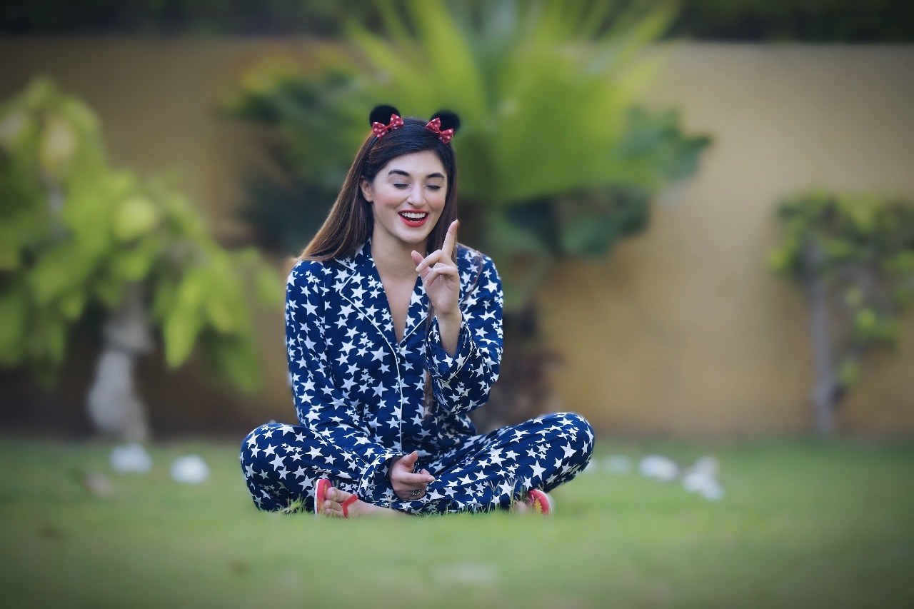 Mehak Khan — frame 18