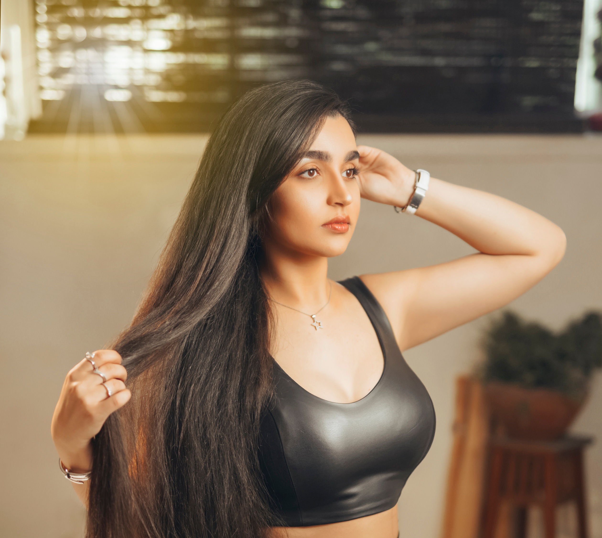 Hasti Navab — frame 7