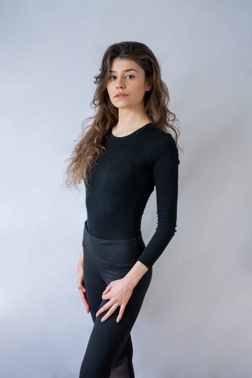 Olivia Santini — frame 6