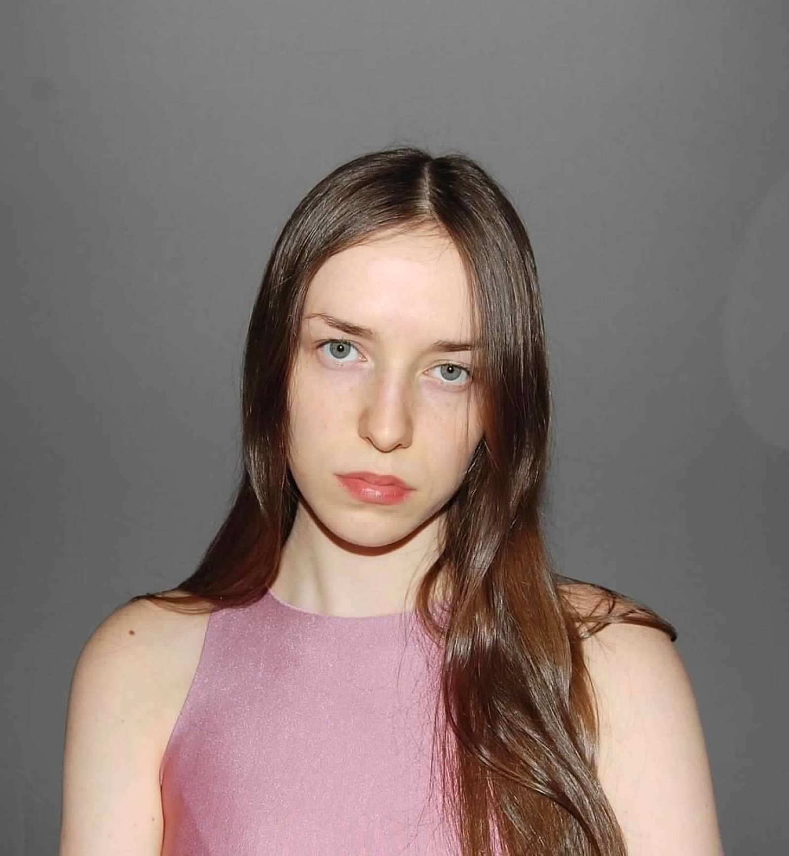 Emily Briggs — frame 8